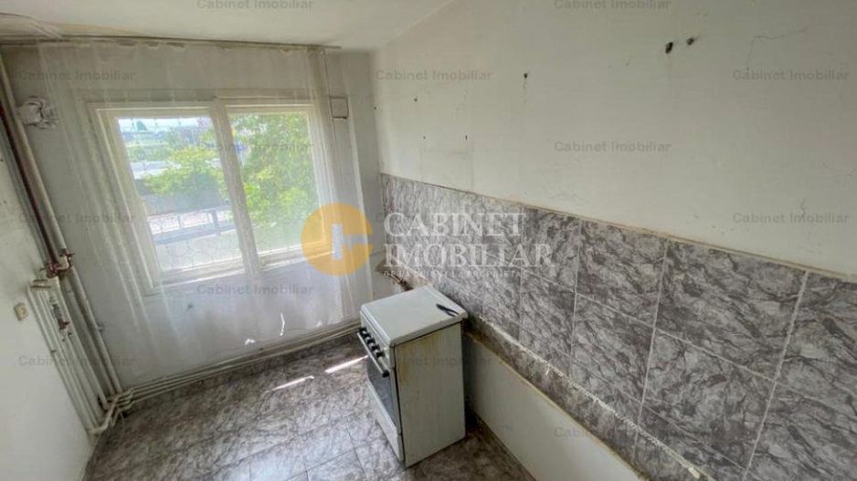 Apartament cu 3 camere Decomandat - Etaj 2 - Zona Podu Ros - Poză 5