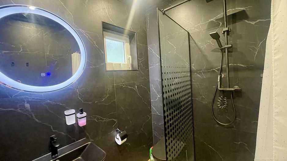 Casa moderna de inchiriat | Burdujeni | Pret pe zi - Poză 12