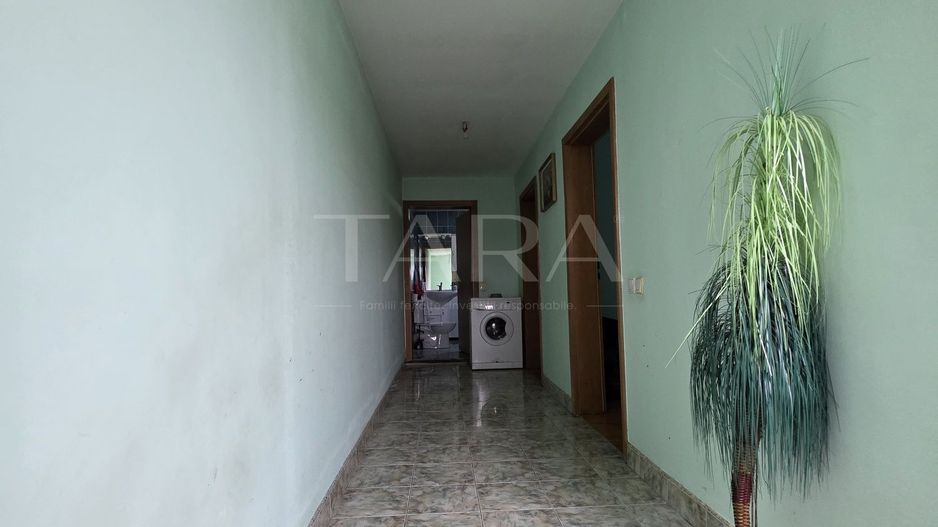 Casă spațioasă cu livadă generoasă și pod înalt, zona Borhanci - Poză 4