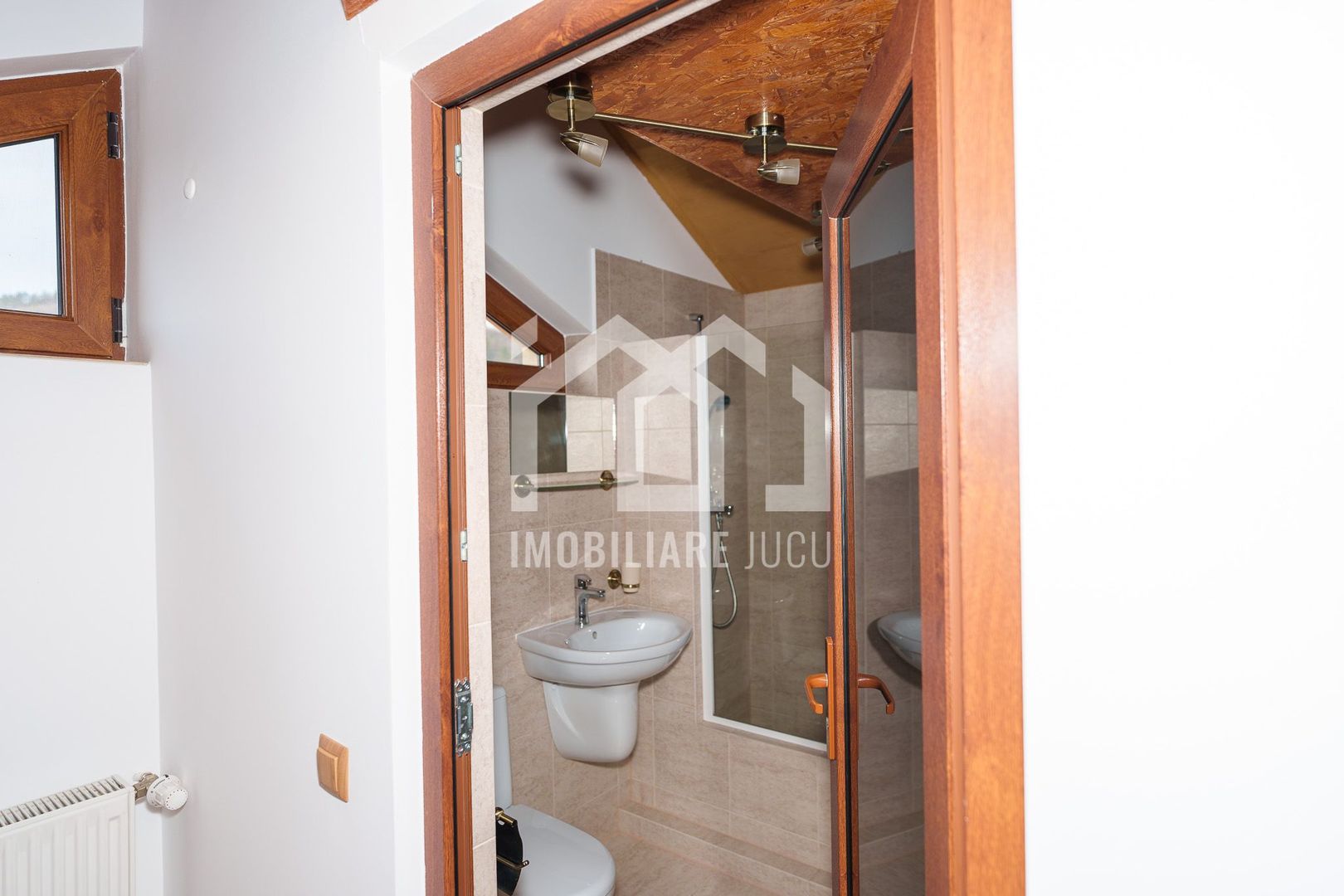 Clădire modernă cu spațiu multifuncțional de închiriat în Jucu de Mijl - Poză 23