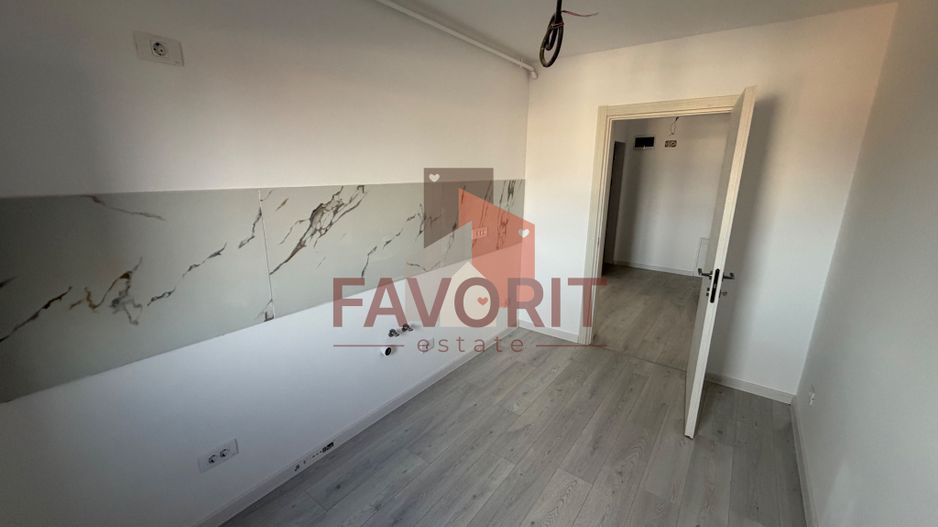 Decomandat. Disponibil imediat. Strada asfaltata - Poză 7