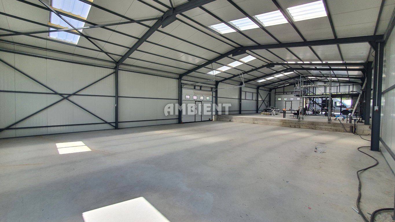 DE ÎNCHIRIAT - HALĂ 330 mp + parcare 1200 mp, Str. CĂLUGĂRENI; - Poză 2