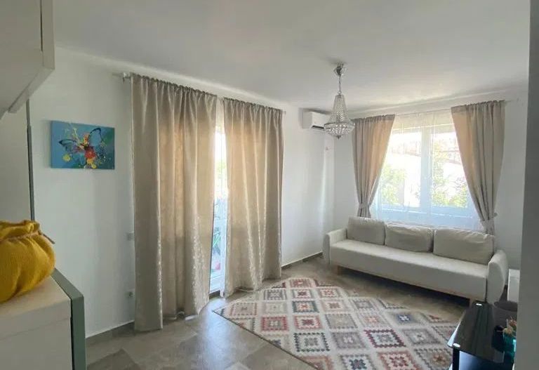 Apartament 3 camere langa Policlinica, zona de case, loc parcare - Poză 2
