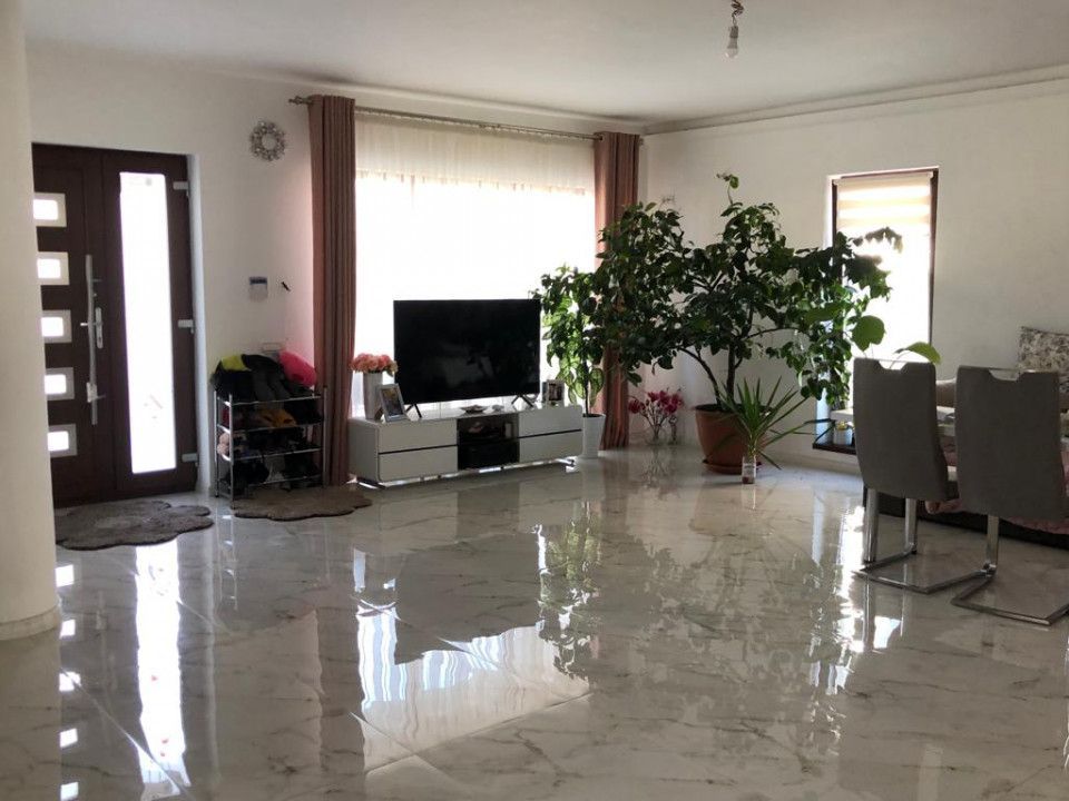 AZURA Imobiliare Pitesti - De Vanzare vila Platou Trivale - Poză 2