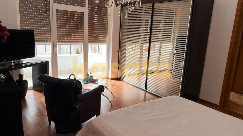 Vila deosebita 11 camere Erou Iancu Nicolae - Poză 11