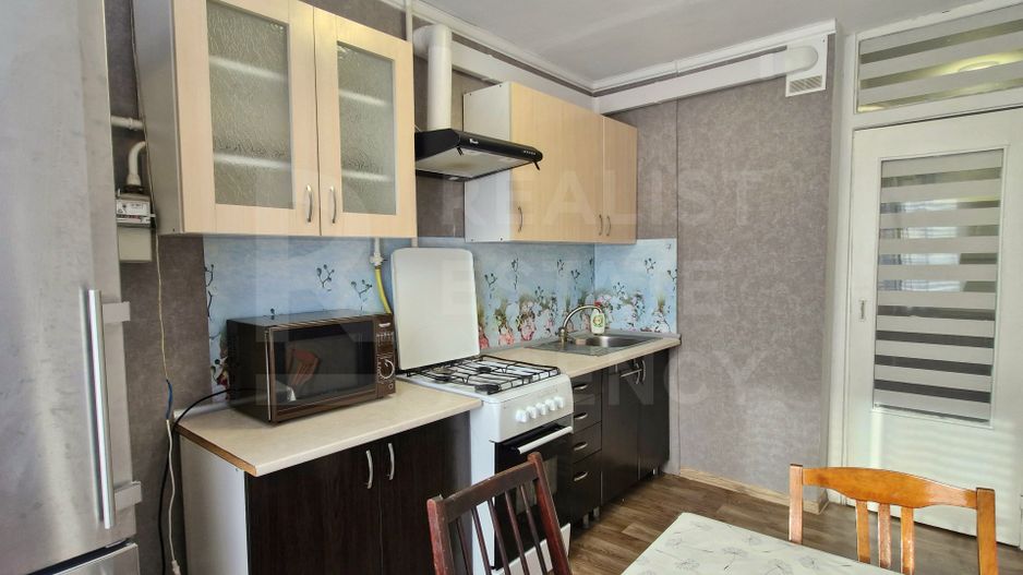 Chirie, apartament, 3 cameră, strada Calea Ieşilor, Sculeni - Poză 8