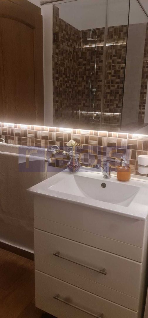 DE VANZARE APARTAMENT 4 CAMERE + CURTE | ZONA CENTRALĂ - Poză 7