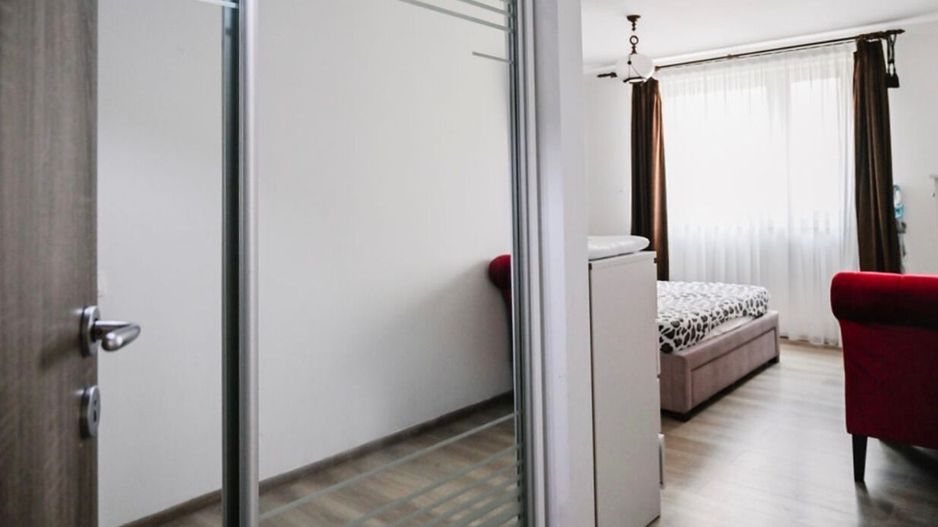 Apartament 3 camere elegant spațios și luminos în cartierul Urban Coresi - Poză 12