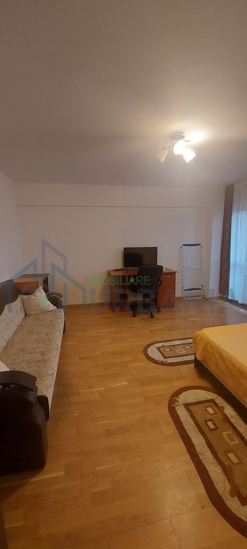 Închiriez apartament cu o camera Podul de Fier - Poză 1