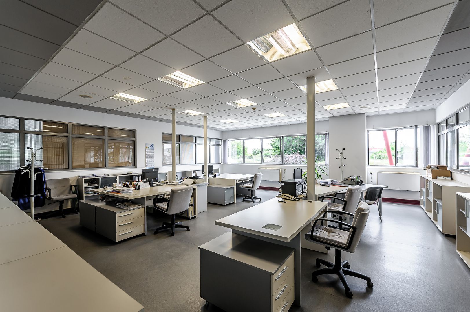 Hală de producție și depozitare cu birouri în Arad - Poză 12