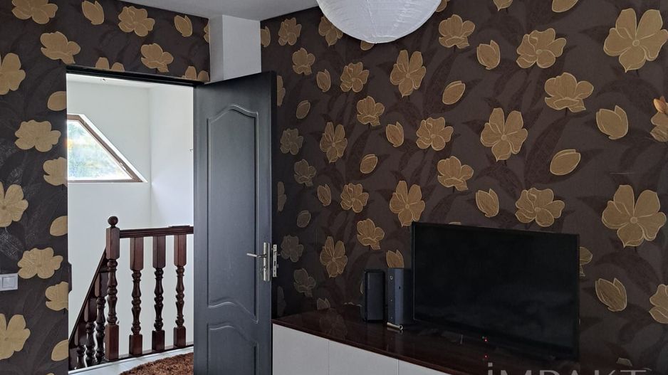 Casa  cu  vedere Panoramică în Făget, Peisaj de Vis și Confort Complet! - Poză 3