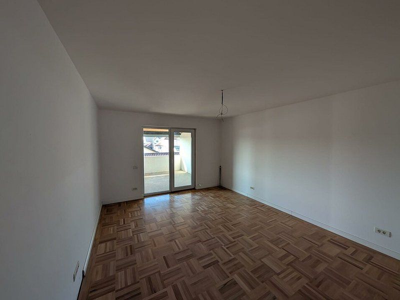 Casă Spațioasă 242 mp Utili și 600 mp Teren – Dragomirești-Deal - Poză 18