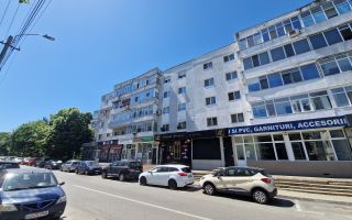 Apartament 4 camere | Zona Exercițiu, Strada Banat - Poză 1