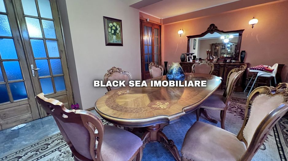 Vila 7 camere D+P+1+M - Gaze - 2 Garaje - 50m de plaja - Ocazie Unică - Poză 2