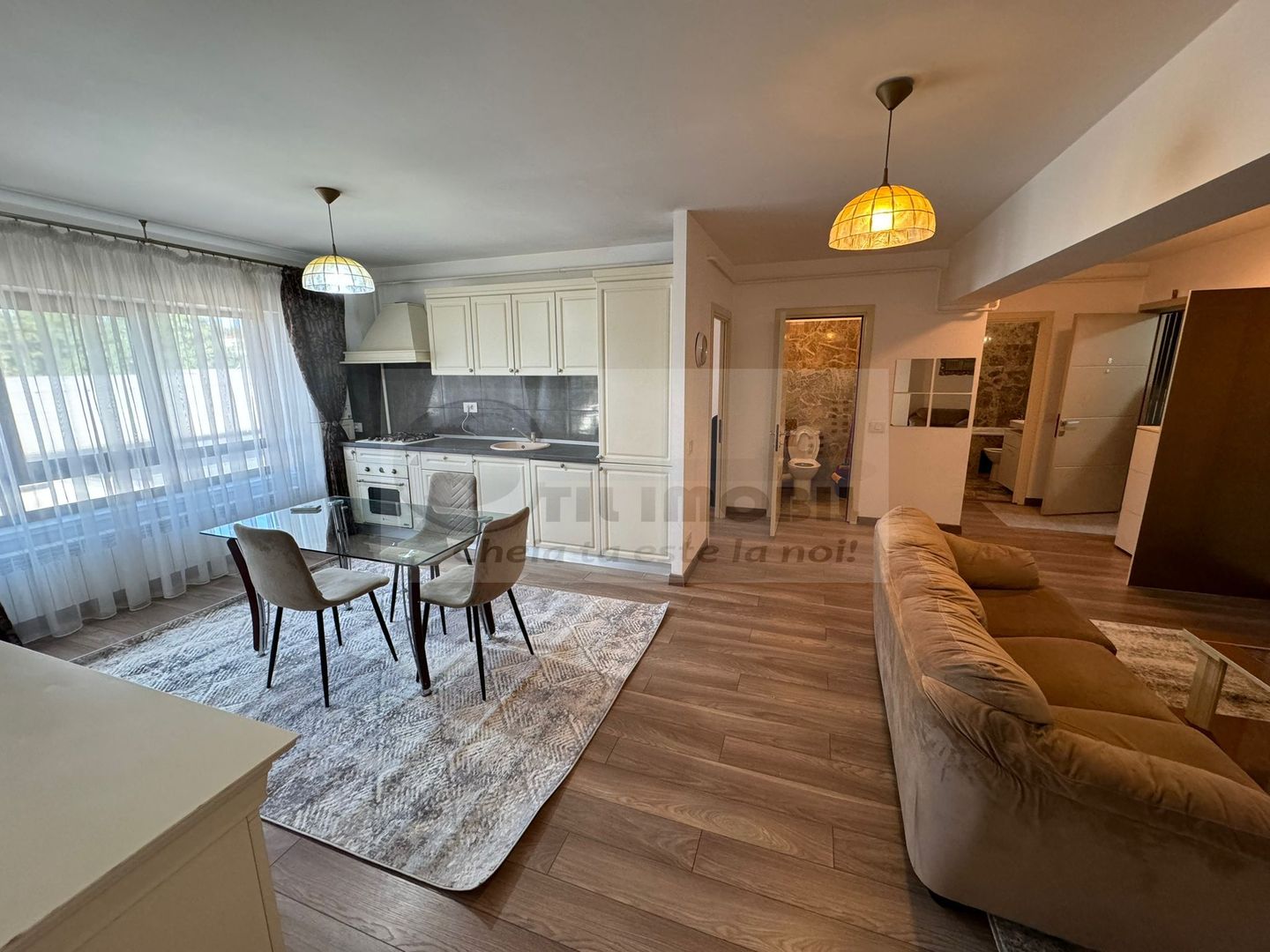 3 camere Tătărași • 74 mp • bloc 2017 • parcare • 215000 € - Poză 2