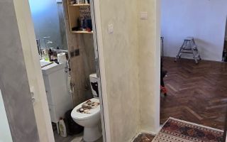 De vanzare apartament 2 camere, zona centrala, etaj 1 - Poză 2