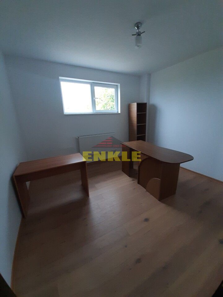 Hala 280 mp + apartament cu 4 camere la etaj /150 mp/ Zona Industriala - Poză 2