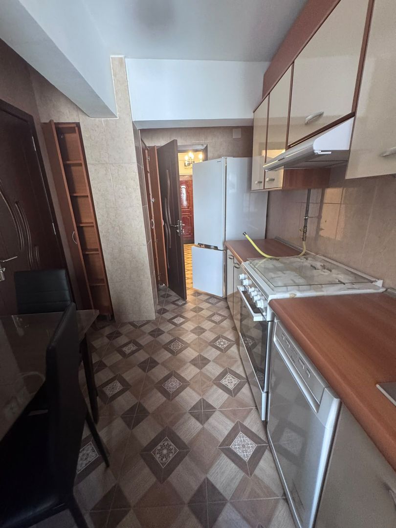 Apartament cu 3 camere de vânzare – zona Policlinică - Poză 7