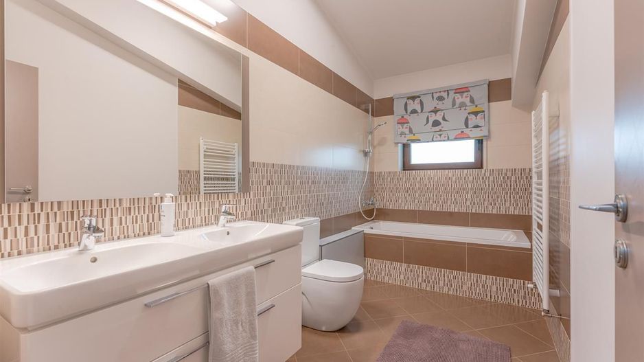 Calitate si confort in Cristian - Poză 23