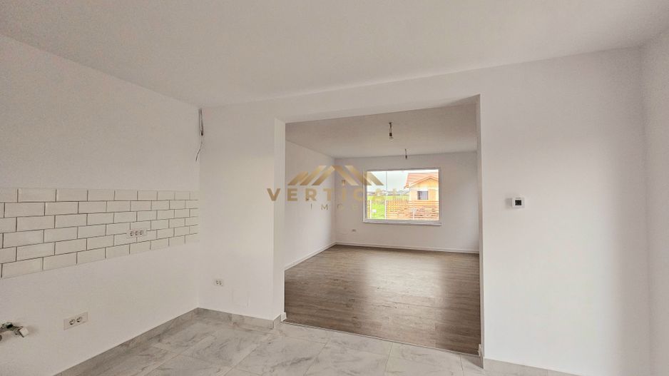 Casa pe un singur nivel cu 3 camere - com Berceni - Poză 7