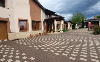 Casa de vanzare, 4 camere, 2 terase, garaj, 900mp teren - Poză 2