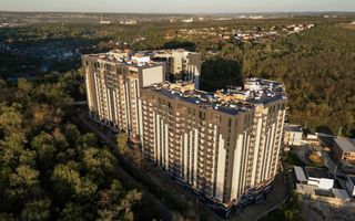 Vânzare, apartament, 3 dormitoare, terasă, strada Grenoble, Botanica - Poză 1