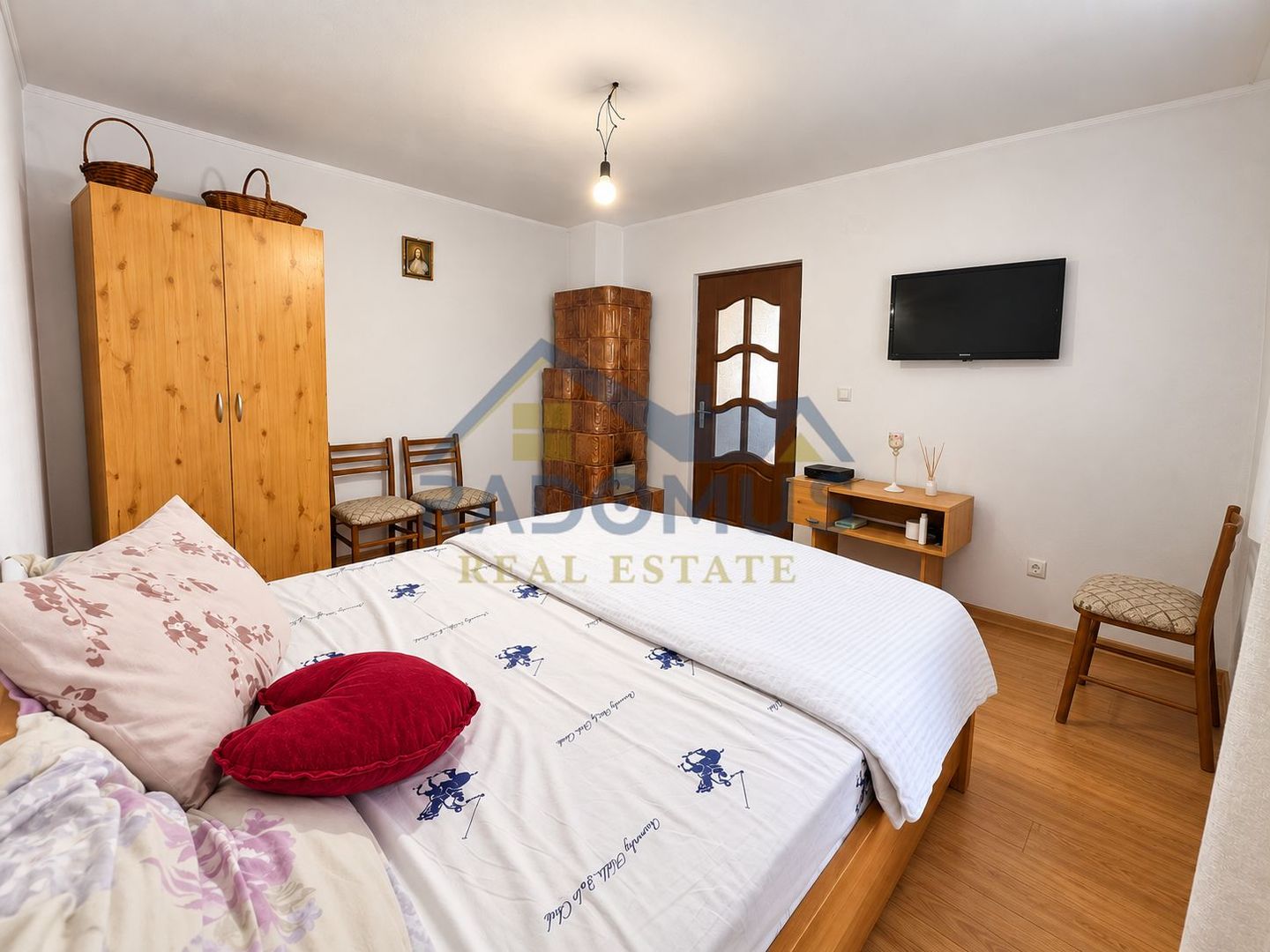 Casă cu 3 camere, anexe și livadă – Lopatnița, Șoimari - Poză 7