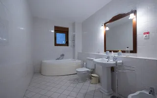 Vila cu 750 mp utili si teren de 1.480 mp in Erou Iancu Nicolae - Poză 34