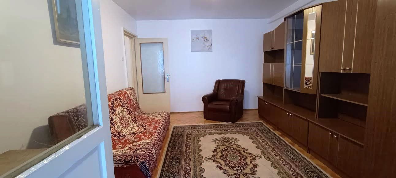 Apartament cu 3 camere in Racadau - Poză 3