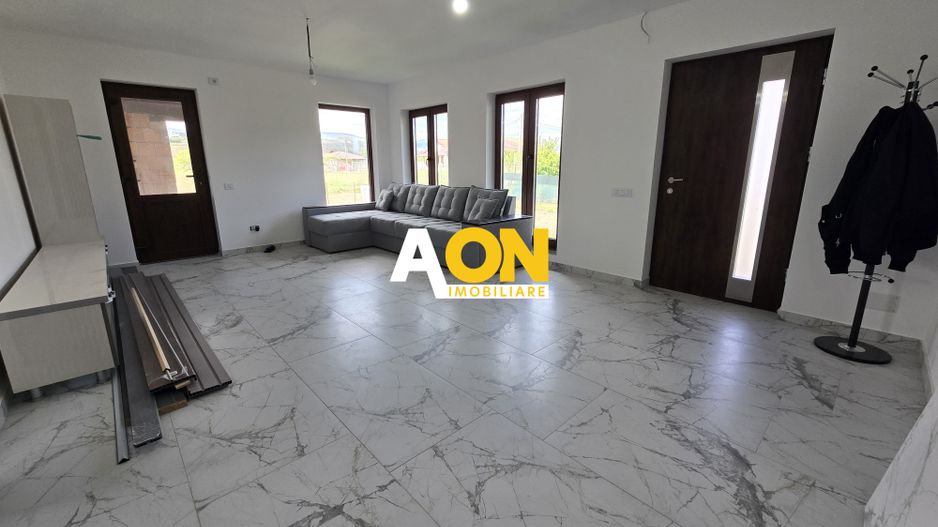 Casa Individuala 4 Camere, 2 Bai, 500mp Teren - Poză 1