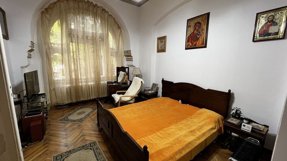 De Vanzare Apartament 3 camere in Vila Istorica p-ta Victoriei Buzesti - Poză 4