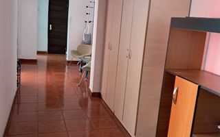 De inchiriat apartament 3 camere zona Gorjului/Lujeurului - Poză 1