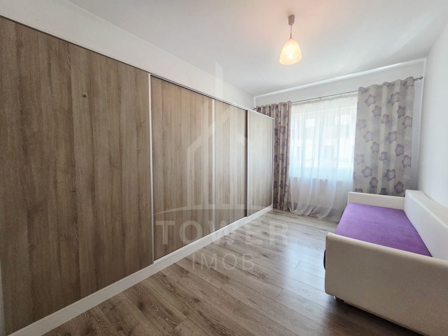 De închiriat – Apartament modern cu 3 camere, loc de parcare - Turnișor - Poză 3