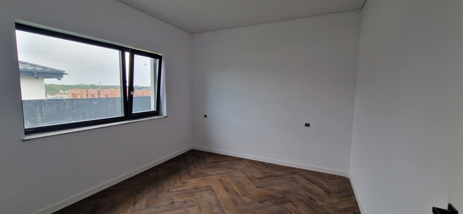 Casa 3  camere INTABULATA 70 mp.  Bucium Visan 140000 euro - Poză 6