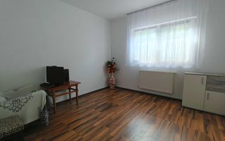 Apartament cu 3 camere și 2 parcări, curte comună, lângă pădure. - Poză 3
