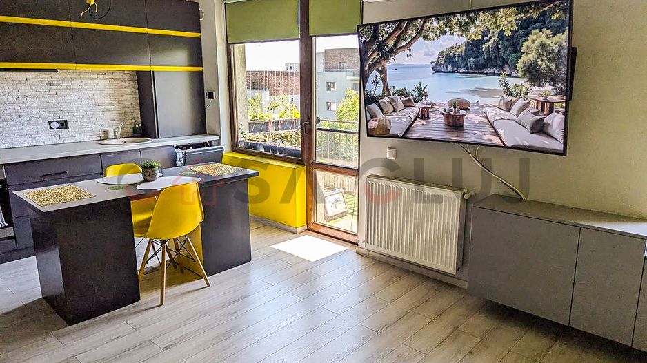 La cheie, cu doua locuri de parcare, ferit de agitatie si aglomeratie - Poză 1