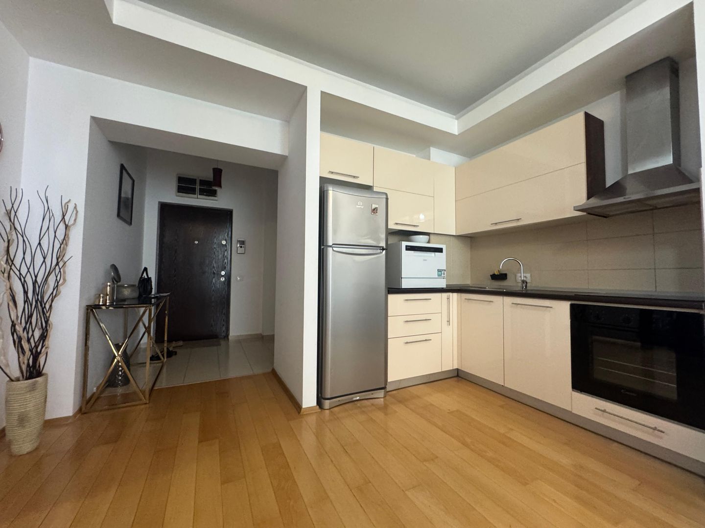 2 camere+ loc parcare+ boxa subsol 6mp| Herastrau | - Poză 10