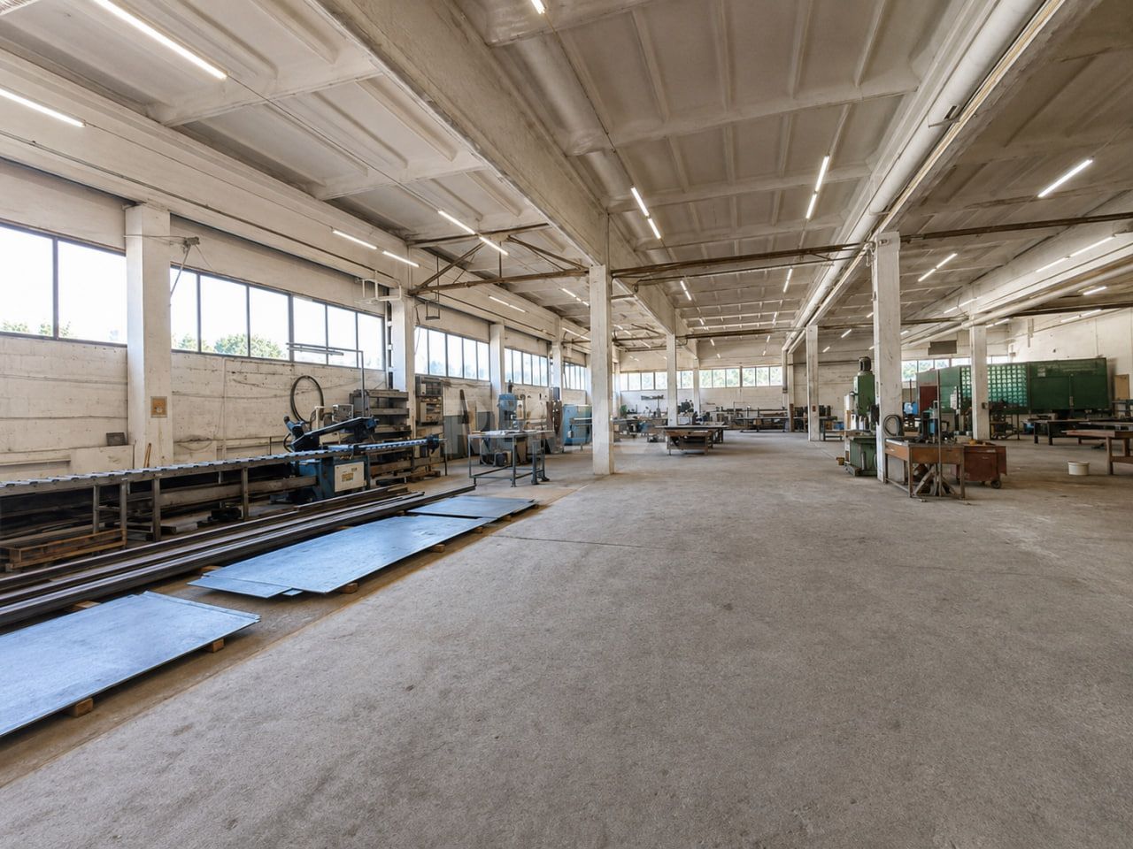 Oportunitate Rară de Investiție Industrială – 3,97 ha Teren + 14.673 m² Construcții în Zona Sîngera, Chișinău - Poză 8