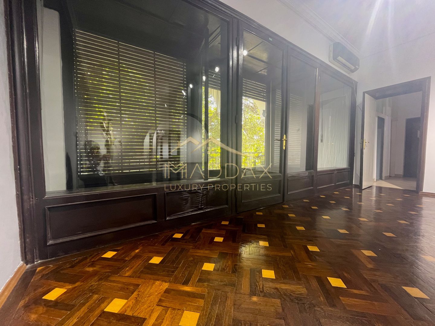 Apartament parter Piața Romană | 5 camere | Curte | 8 Locuri de Parcare - Poză 15