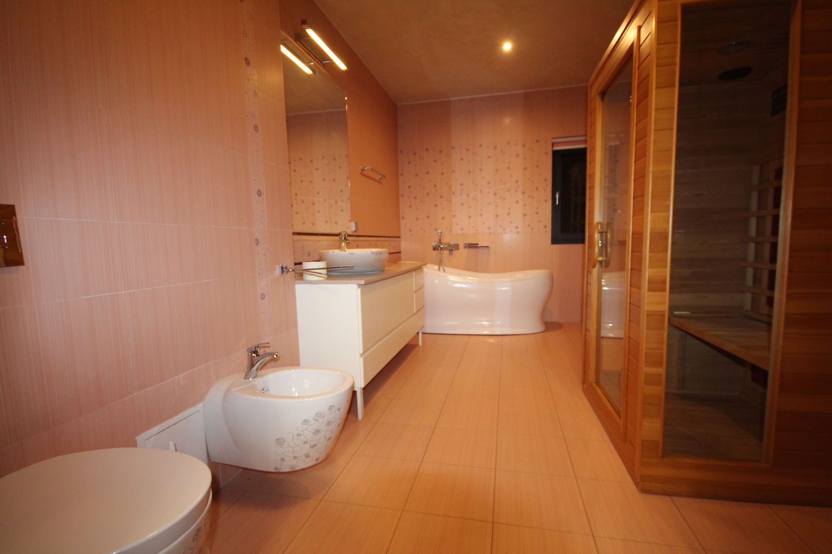 Lux la 5 minute de Iulius Twon - Poză 49