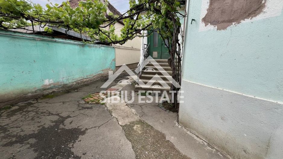 De vânzare: Proprietate cu 2 unități locative ,Zona Lupeni, Sibiu - Poză 3