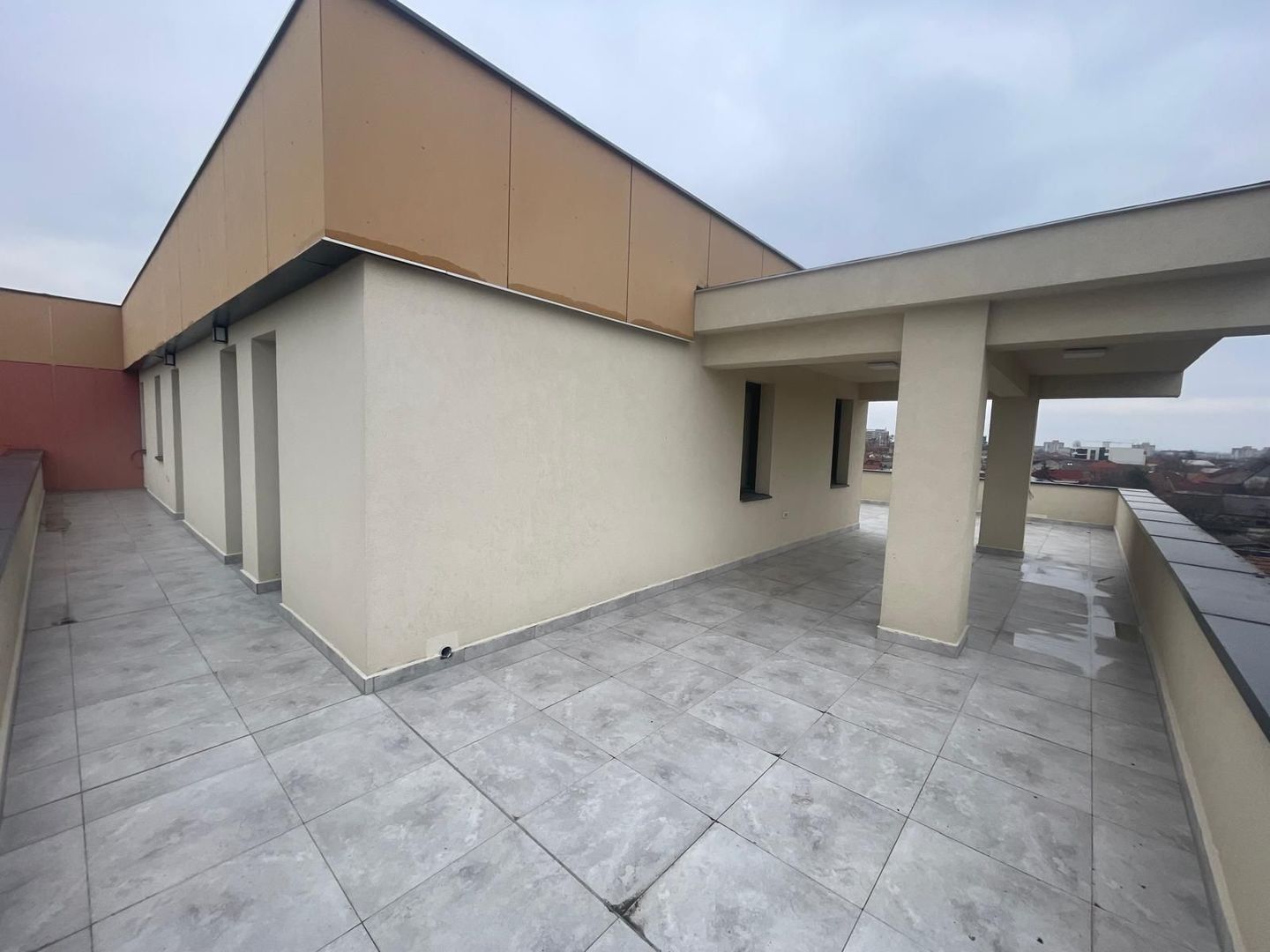 PENTHOUSE ULTRACENTRAL TRIPLA ORIENTARE 243 MP-PRET 278.000 EURO+TVA - Poză 2