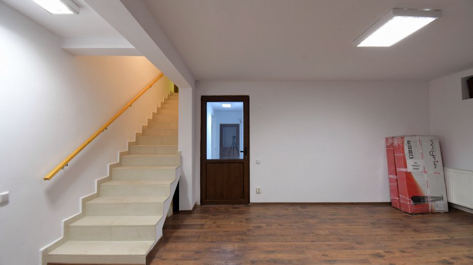 Casa cu 5 camere de inchiriat, zona Becas - Poză 21