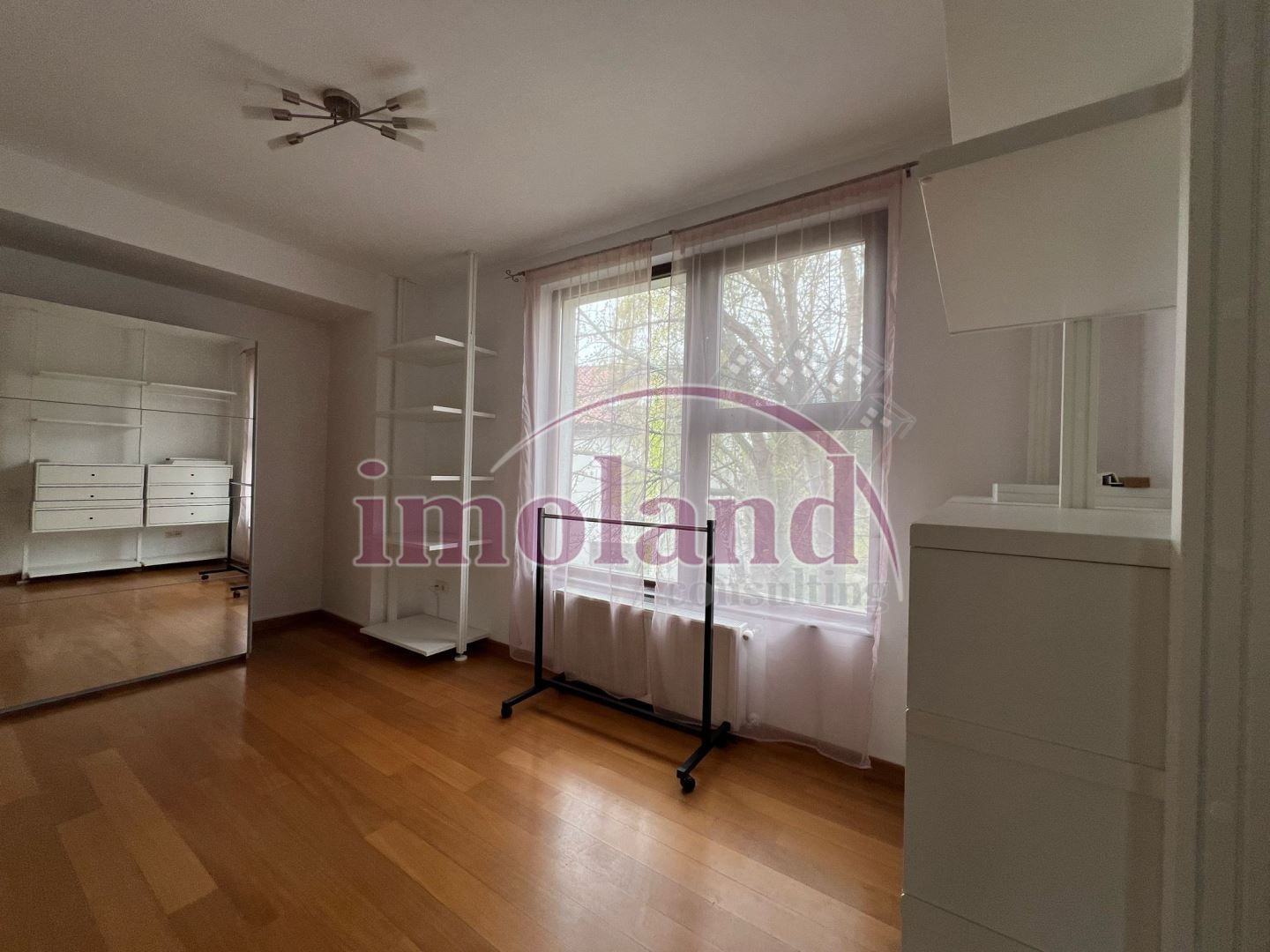 Inchiriere - vila - 5 camere | garaj | gradina proprie | Iancu Nicolae-Pipera - Poză 11