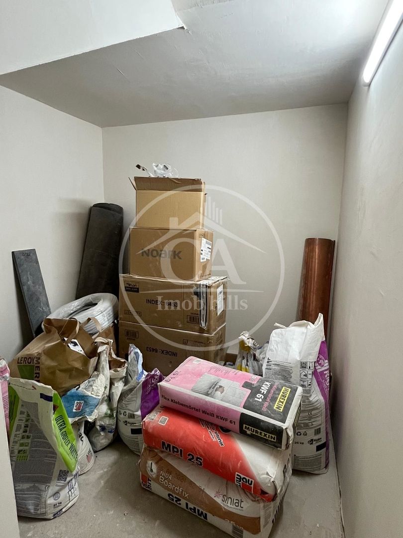 Casă de vânzare P+E+M cu 7 camere in Cartierul Grigorescu, Oradea - Poză 5