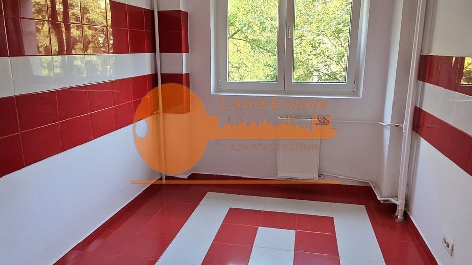 Apartament cu 4 camere in zona Lacul Tei - Bloc Reabilitat - Poză 21