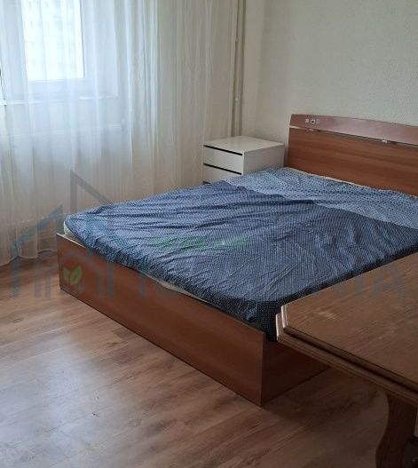 Inchiriez apartament 2 camere decomandat semi utilat - Poză 1