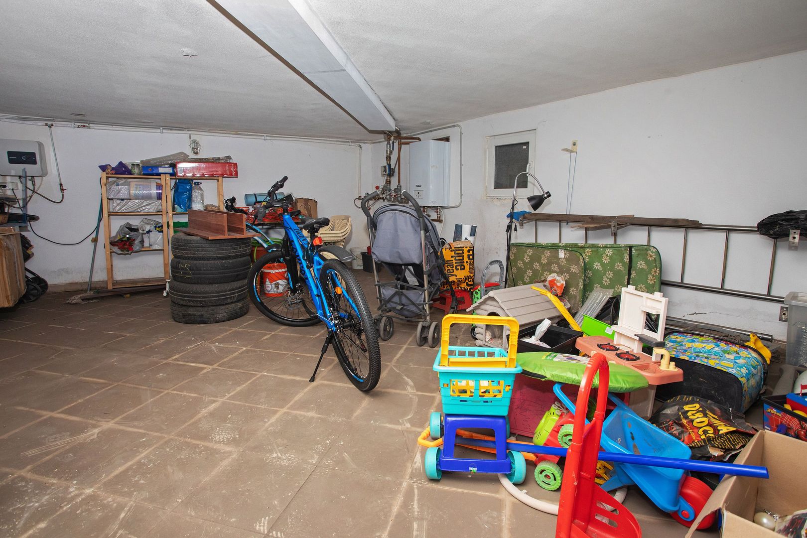 Vilă, singur în curte, central, Oradea 128 mp. 800  E/lună. Comision 0 - Poză 39