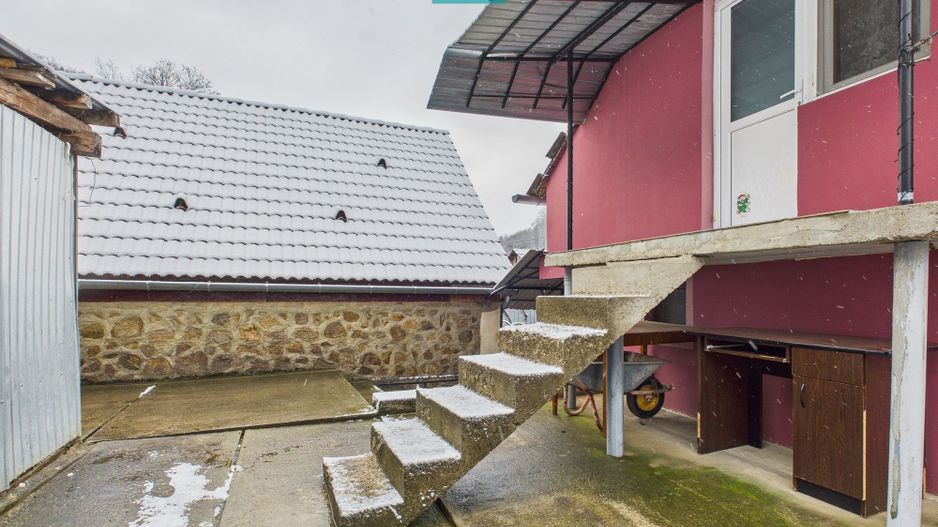 Casă individuală în Lipova - Poză 3