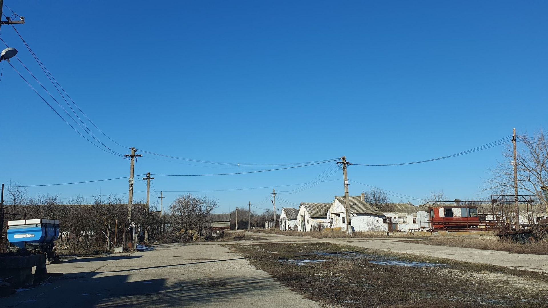 Vând teren intravilan 10 hectare Crevedia, cu gaze și curent. - Poză 3